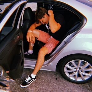 Meet your Posher, Sebastian